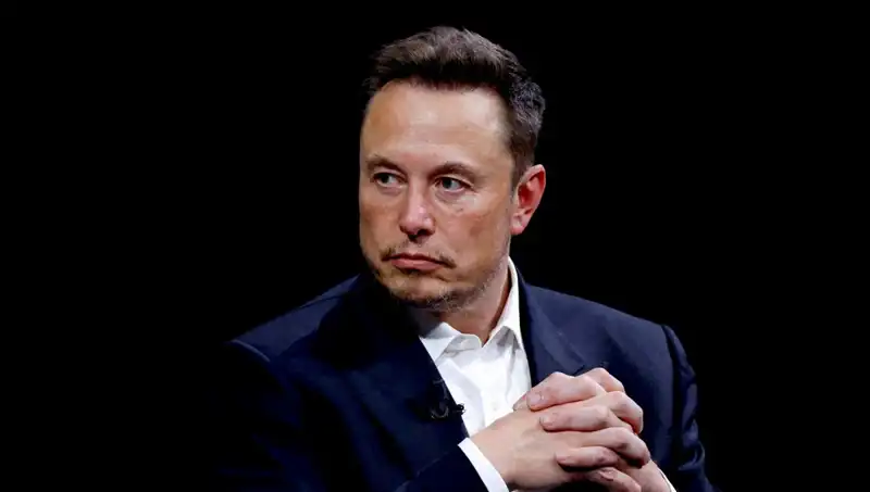 Musk'tan Çarpıcı Açıklama: Robotlar Cerrahların Yerini Alacak!