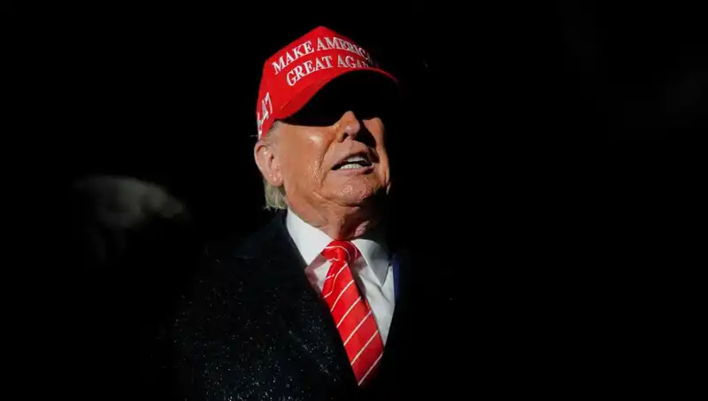 Yüksek Mahkeme'den Trump’a Büyük Yetki: Göçmenlerin Yasal Statüsü Tehlikede!