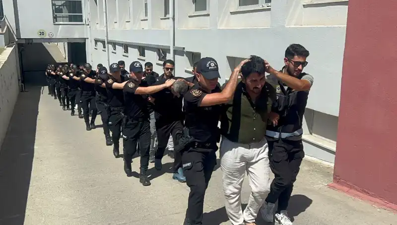 Adana'da 825 Kilo Eroin Ele Geçirildi: 16 Kişi Tutuklandı