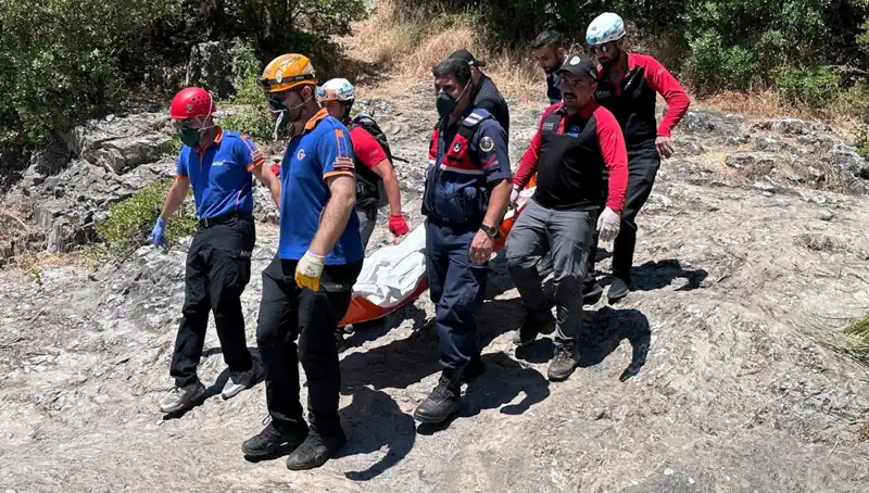 Kayalıkların Arasında Sır Ölüm: Doğa Hayranlarını Şaşırttı