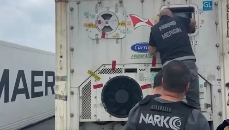 Mersin'de Dev Uyuşturucu Operasyonu: 500’ün Üzerinde Paket Ele Geçirildi