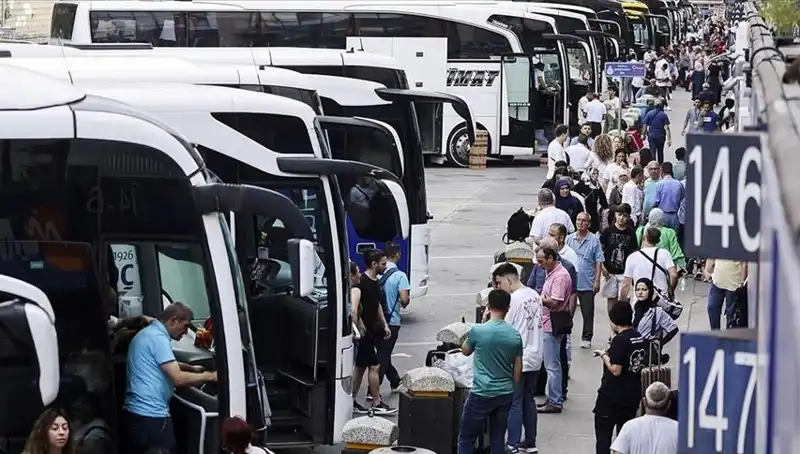 İstanbul’da Geçen Yıl 369 Bin Kişi Şehri Terk Etti: Sebepler ve Sonuçlar