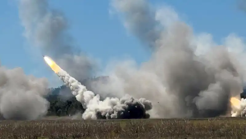 Avustralya'nın En Büyük Askeri Tatbikatında HIMARS Atışları Tarihe Geçti