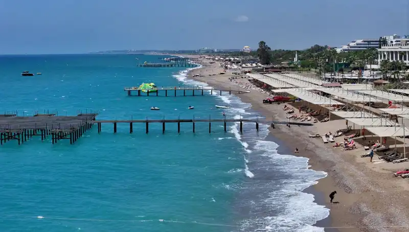 Antalya Sahillerinde Güneşli Hava Dominasyonu Devam Ediyor