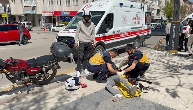 Aksaray'da Motosiklet Kazası: 2 Kişi Yaralandı