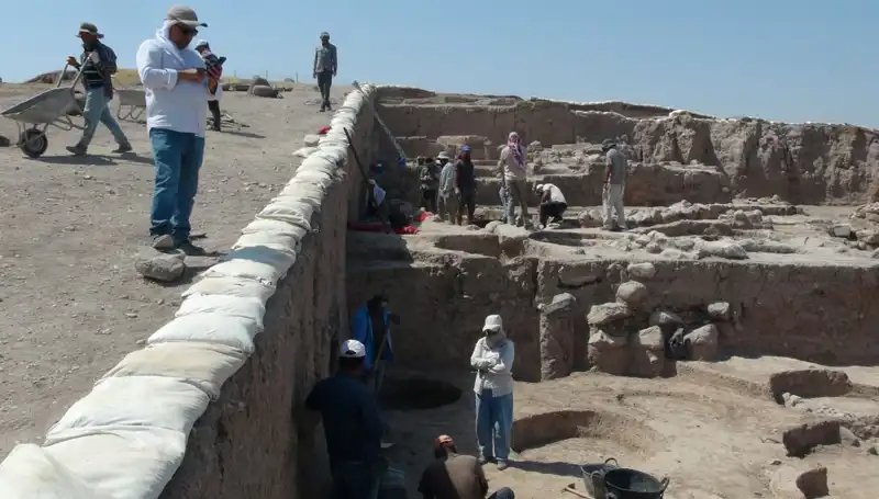 Kilis'teki Oylum Höyük Kazılarına Yaz Sıcaklarına Rağmen Devam Ediliyor