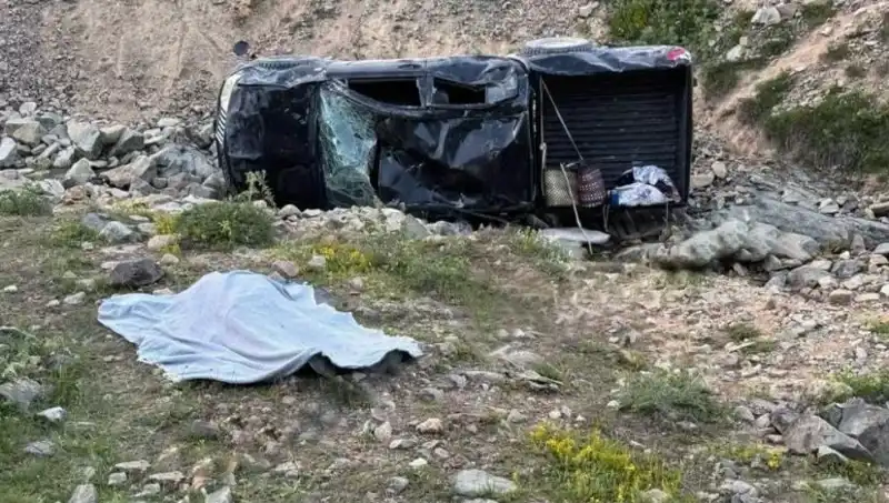 Gümüşhane'de Yaşanan Feci Kaza: Bir Can Kaybı ve Beş Yaralı
