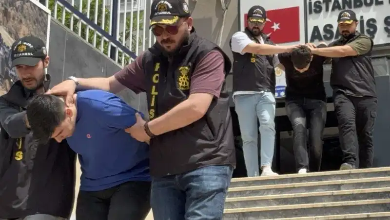 Üsküdar'da Silahlı Saldırı: Olay Yerinde 4 Gözaltı ve Tutuklama!