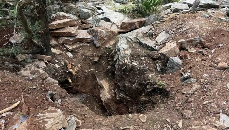Eski Vali ve Emekli Albay Define Ararken Yakalandı: Skandal İddia!