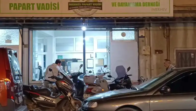 Lokalde Bıçaklı Kavga: Bir Kişi Ağır Yaralandı, Detaylar Ortaya Çıktı