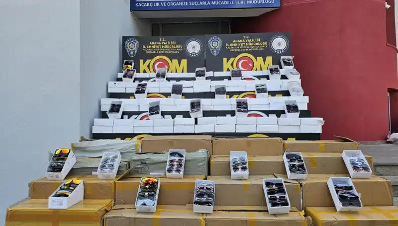 Adana'da Kaçak Güneş Gözlüğü İle Dolu Dev Operasyon
