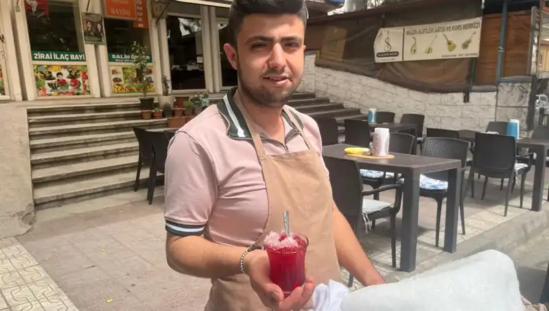 Dağların Zirvesindeki Kar, Haziran Sıcağında Ferahlatıcı Bir kaçış Sağlıyor