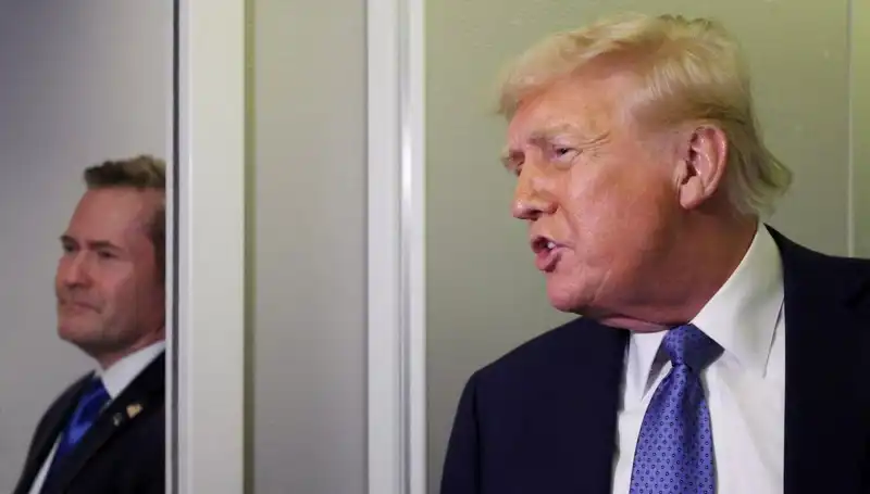 Trump’ın Şaşırtan Kararı: Mike Waltz Görevden Alındı, Planlar Sızdı mı?