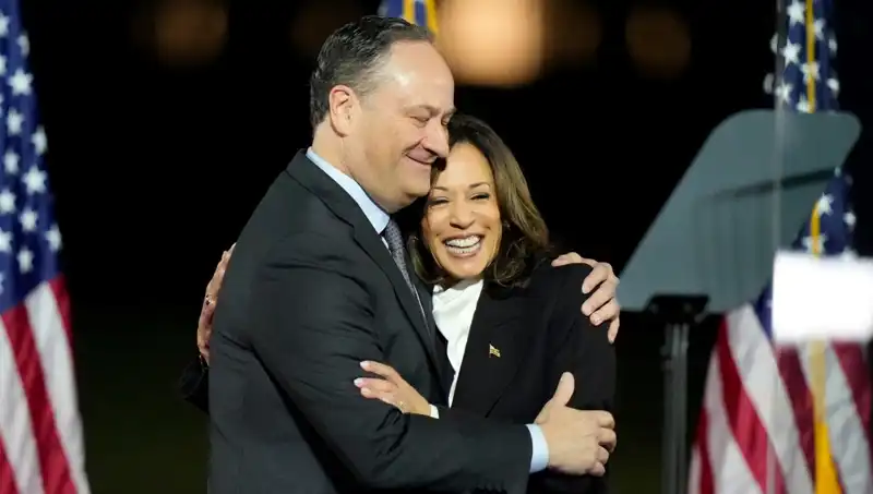 Trump’tan Şaşırtan Adım: Kamala Harris’in Eşine İşten Çıkarma Şoku
