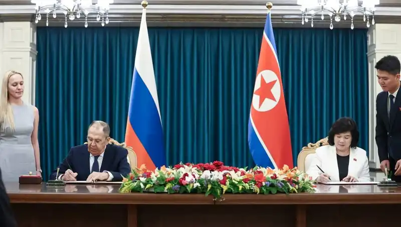Rusya ve Kuzey Kore: Lavrov ile Kim Jong-un'un Bilinmeyen Görüşmesi