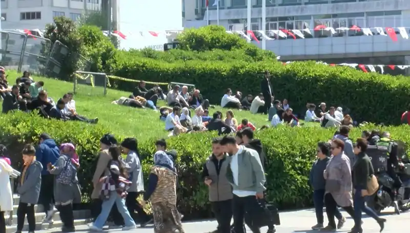 Taksim'de Deprem Yoğunluğu Artıyor: Uzmanlardan Kritik Uyarılar