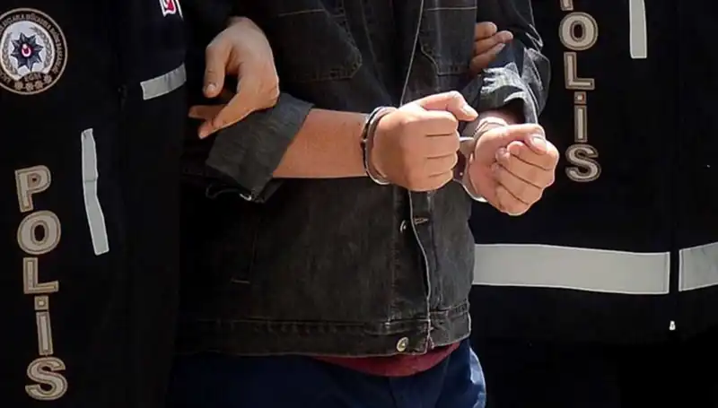Kayseri'de Yasa Dışı Silah Ticareti: İki Zanlı Yakalandı!