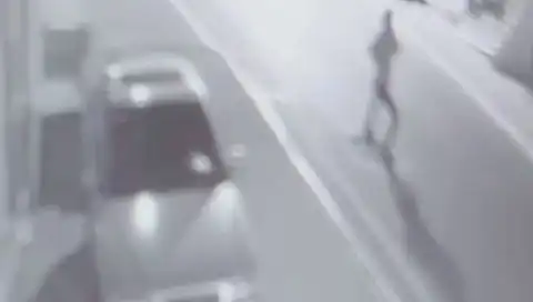 Sokak Ortasında El Yapımı Patlayıcı Patladı! Olayın Ardındaki Sır Ne?