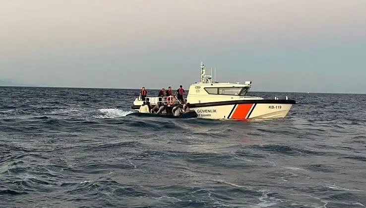 Ayvacık Açıklarında 17 Göçmen Kurtarıldı: Soruşturma Başlatıldı