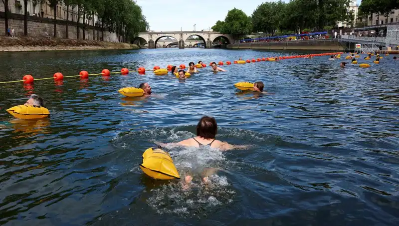 Paris'te Tarihi An: Seine Nehri Artık Halka Açıldı!