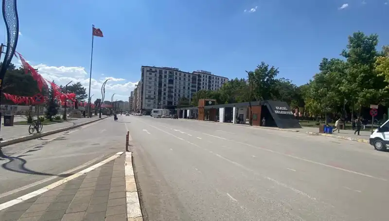 Elazığ’da Sokaklar Neden Boşaldı? Bir Şehrin Sessizliği Üzerine Düşünceler