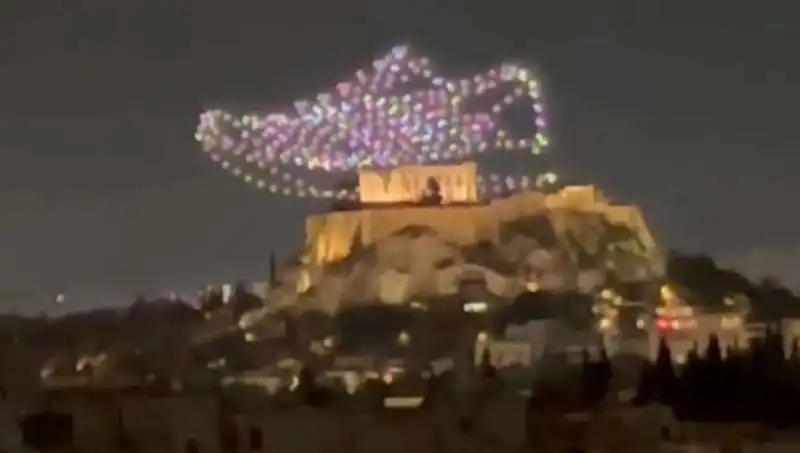 Akropolis’te Drone ile Reklam Skandalı: Soruşturma Başlatıldı