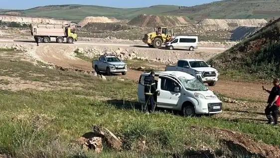 Mardin'de Trafik Kazası: Dört Kişi Yaralandı, Olayın Ayrıntıları Belli Oldu