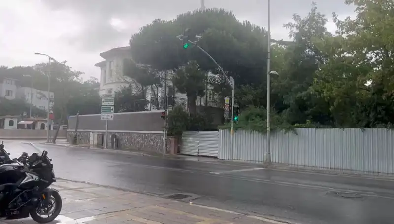 İstanbul'da Sağanak Yağış Hayatı Olumsuz Etkiliyor! Neler Oluyor?