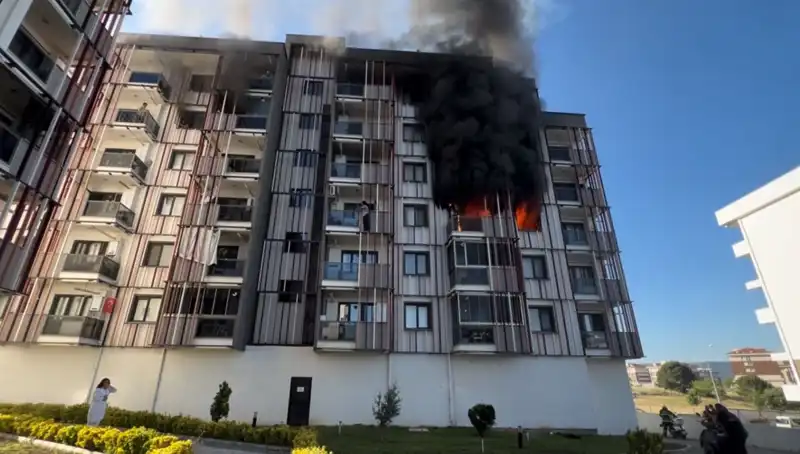 Çanakkale'de Korku Dolu Anlar: Büyük Yangın Sabahı Karşıladı!