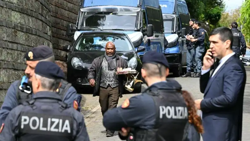 Roma'da Nükleer Gelecek İçin Tarihi Toplantı: İran ve ABD Bir Araya Geldi