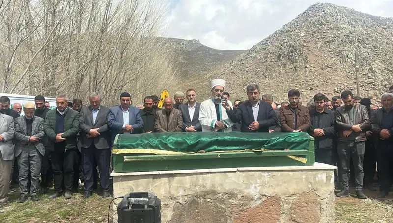 Baba ve Kızlarının Trajedi Dolu Veda Anı: Duygusal Anlar