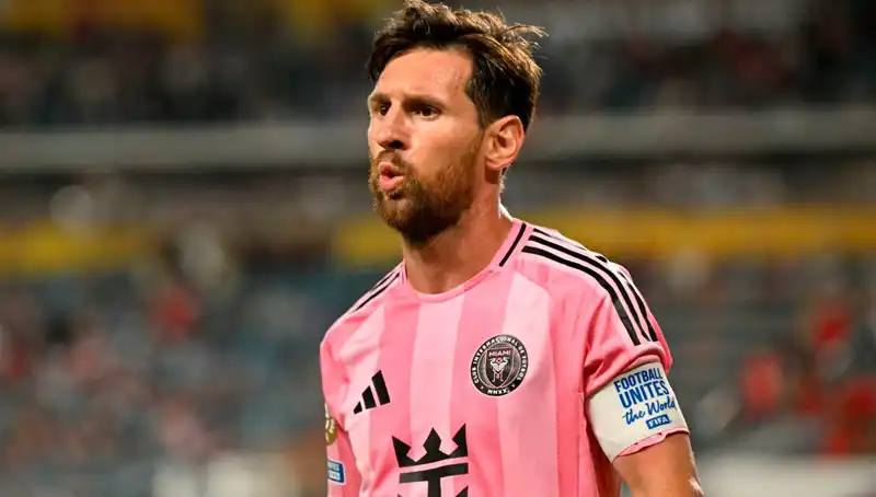 Messi'nin İlk Maçında Şanssız Beraberlik: Direklerin Acımasızlığı