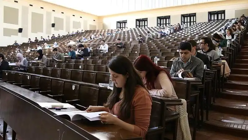 Üniversite Kayıtları İçin Son Gün! Geleceğinizi Şekillendirin