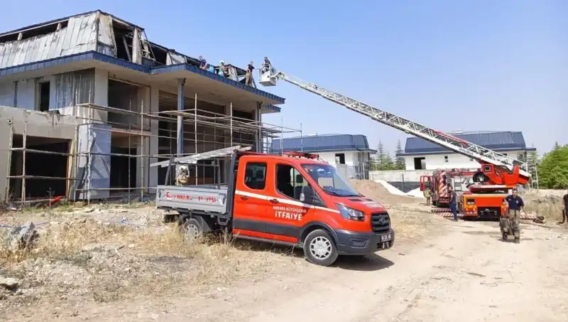 Ankara Gölbaşı'nda Villaların Bulunduğu Alanda Gelen Korkutan Yangın!