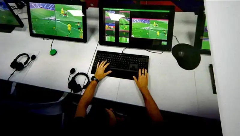 İtalya'da VAR Uygulamaları Ekranda! Futbolseverlere Yeni Bir Deneyim Sunuluyor