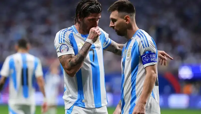 Messi ve Rodrigo de Paul'un Yeniden Buluşması: Futbol Dünyasında Efsane Anlar