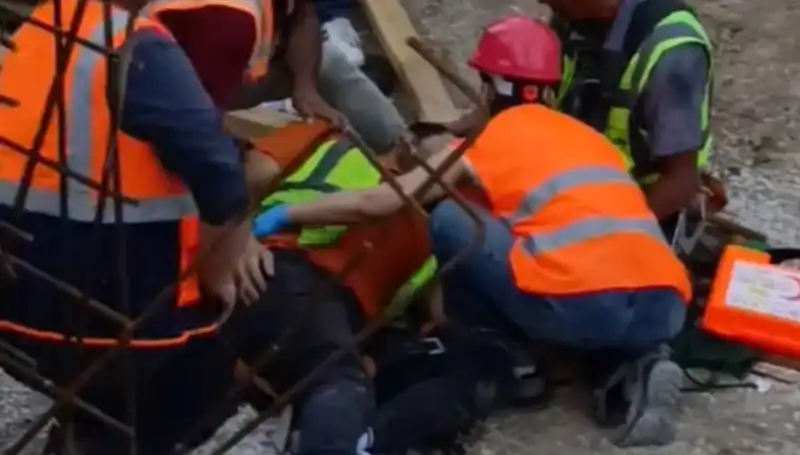 Adana'da İnşaatta Çalışan İşçiler Yaralandı: Güvenlik Önlemleri Yetersiz mi?