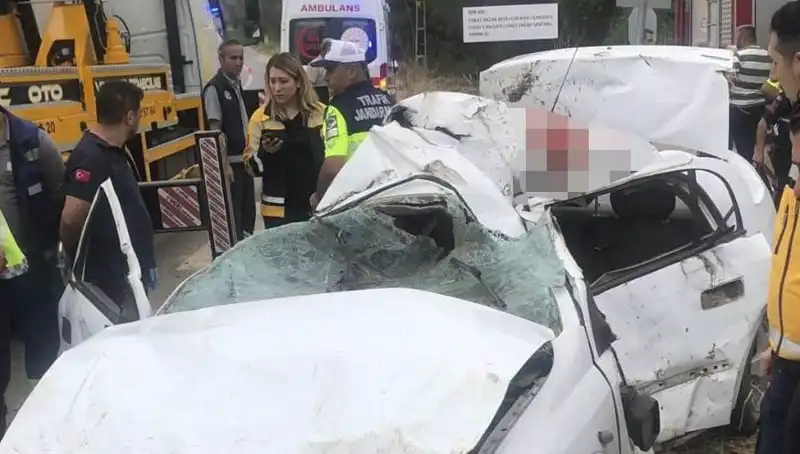 Tokat’ta Trafik Kazası: Devrilen Araçta Sürücü Hayatını Kaybetti