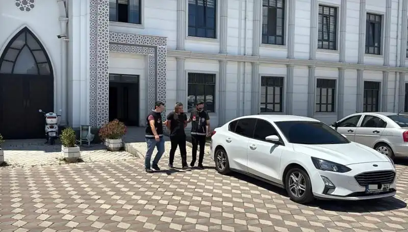 Kocaeli'de Şoke Eden Cinayet: Katil Zanlısı Kısa Sürede Yakalandı