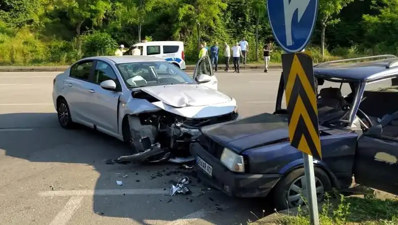 Görele'de Feci Kaza: Sürücü Araç Camından Fırladı, Korku Dolu Anlar!