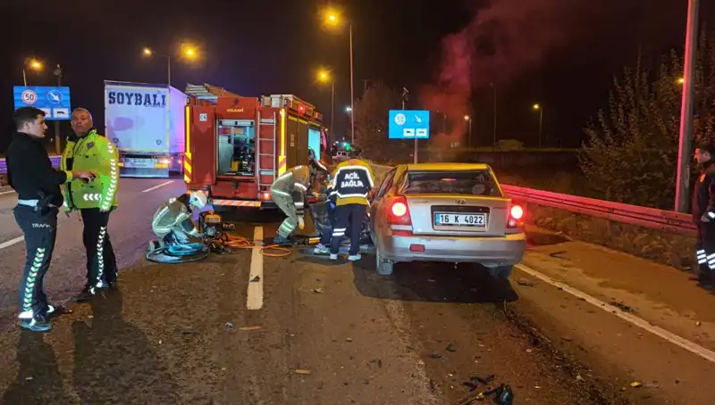 Kamyona Arkadan Çarpan Sürücünün Hayati Tehlikesi Devam Ediyor