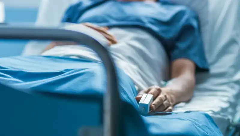 Mide Ağrısı Şikayetiyle Gidilen Doktorda Hayatını Kaybeden Genç Kadın: Tehlike Sinyalleri