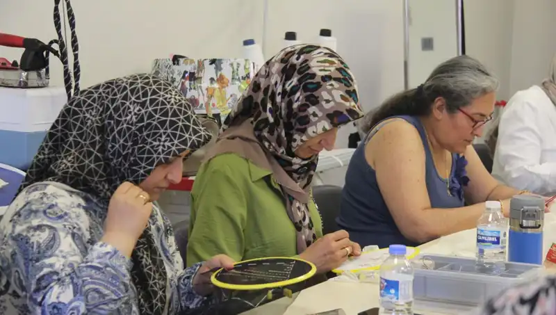 Tel Kırma Sanatıyla Aile Ekonomisine Destek Veren Kadınlar