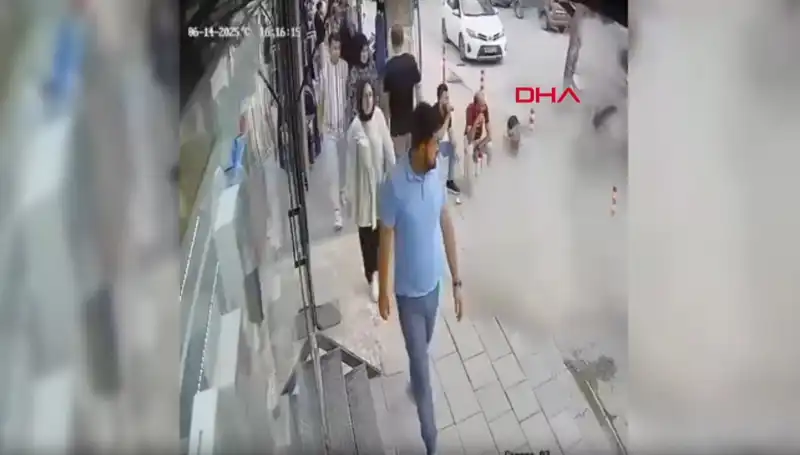 TIR Pastiği Patladı, Şehirde Korku Dolu Anlar Yaşandı