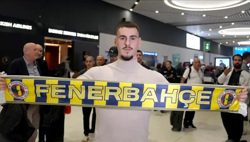 Fenerbahçe, Genç Yetenek Mimovic’in Lisansını Çıkardı: Yeni Çağ Başlıyor!