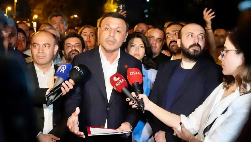CHP İstanbul İl Başkanı Özgür Çelik, Siyasi Davalarda İfade Verdi