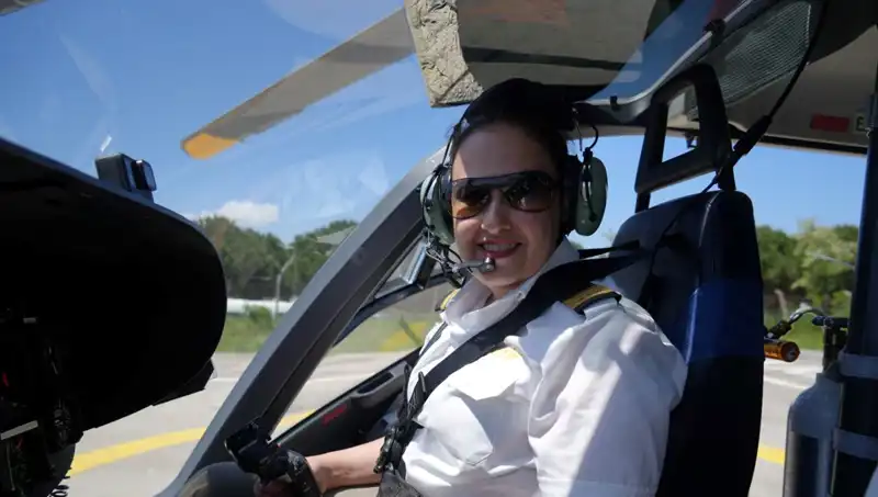 Türkiye’nin Tek Kadın Ambulans Helikopter Pilotunun İlham Verici Hikayesi