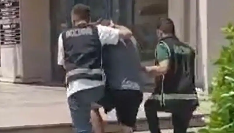 Sahte Dövizle Alışveriş Yapan Turist Türkiye’den Sınır Dışı Edildi