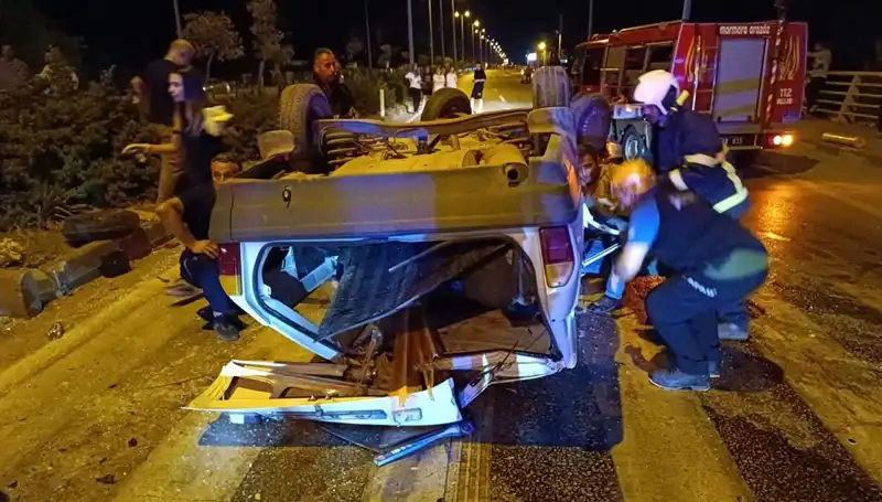 Kavşakta Feci Kaza: 2'si Ağır 7 Kişi Yaralandı!