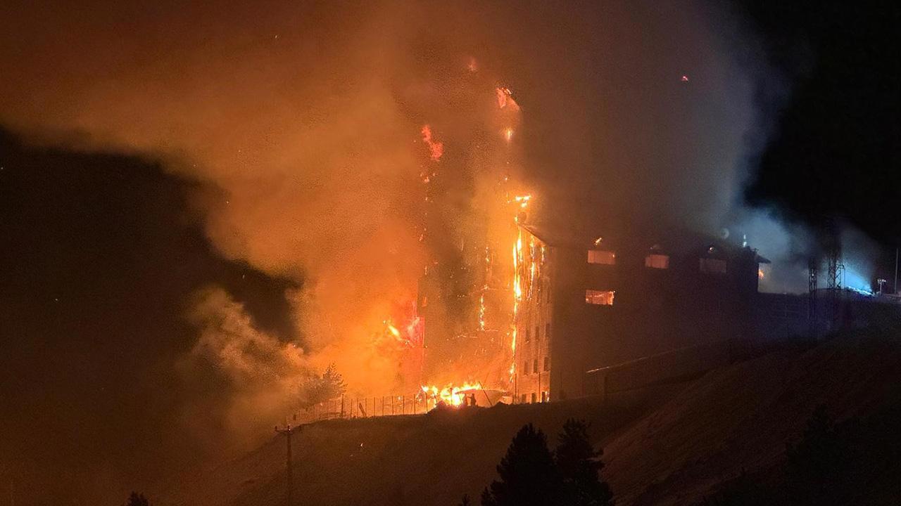 Kartalkaya Kayak Merkezi'nde Otla yangını: 6 ölü, 31 yaralı.